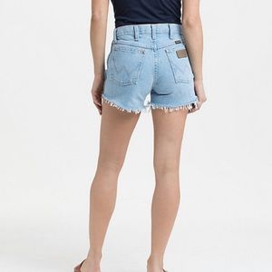 Wrangler High waist denim shorts, light wash